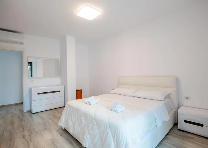 Kalpazo Mosaic شقة تيرانا